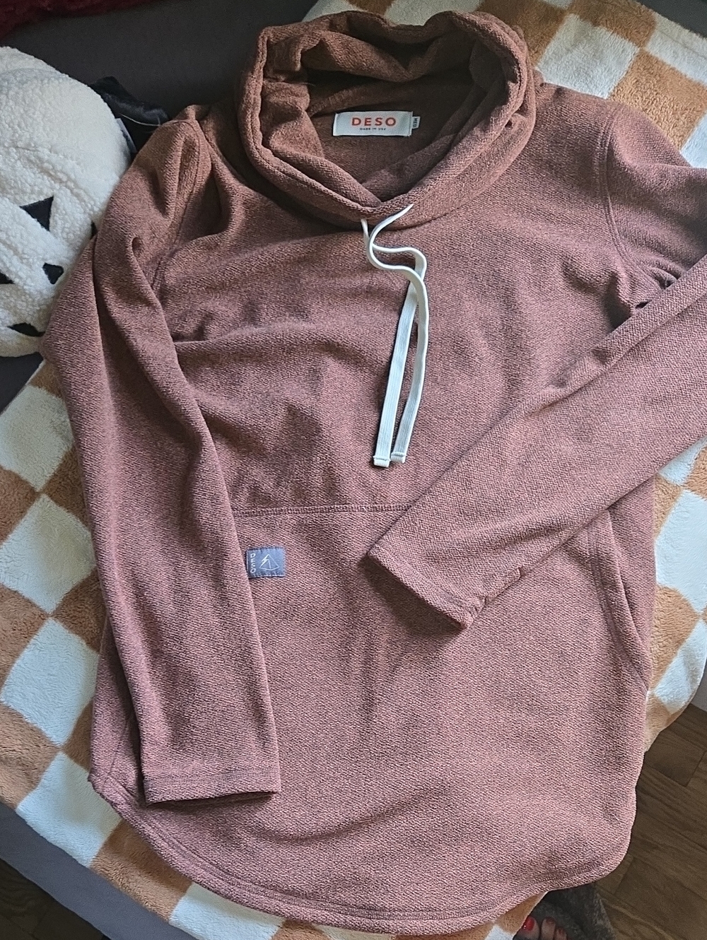 Desō Women's Cowl Neck Pullover Sweater in Dusty Rose